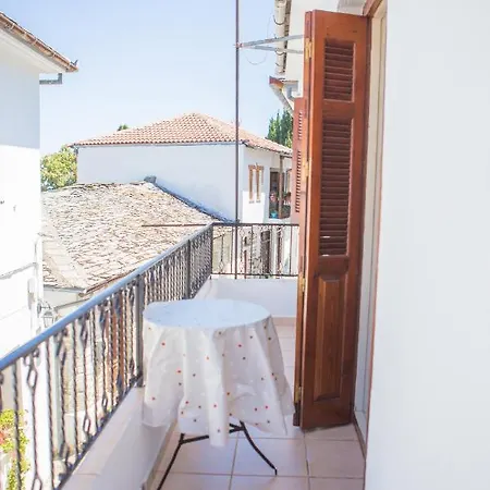 Traditional House At Central Square Appartement *
