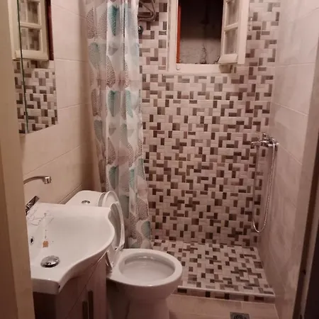 Traditional House At Central Square Appartement